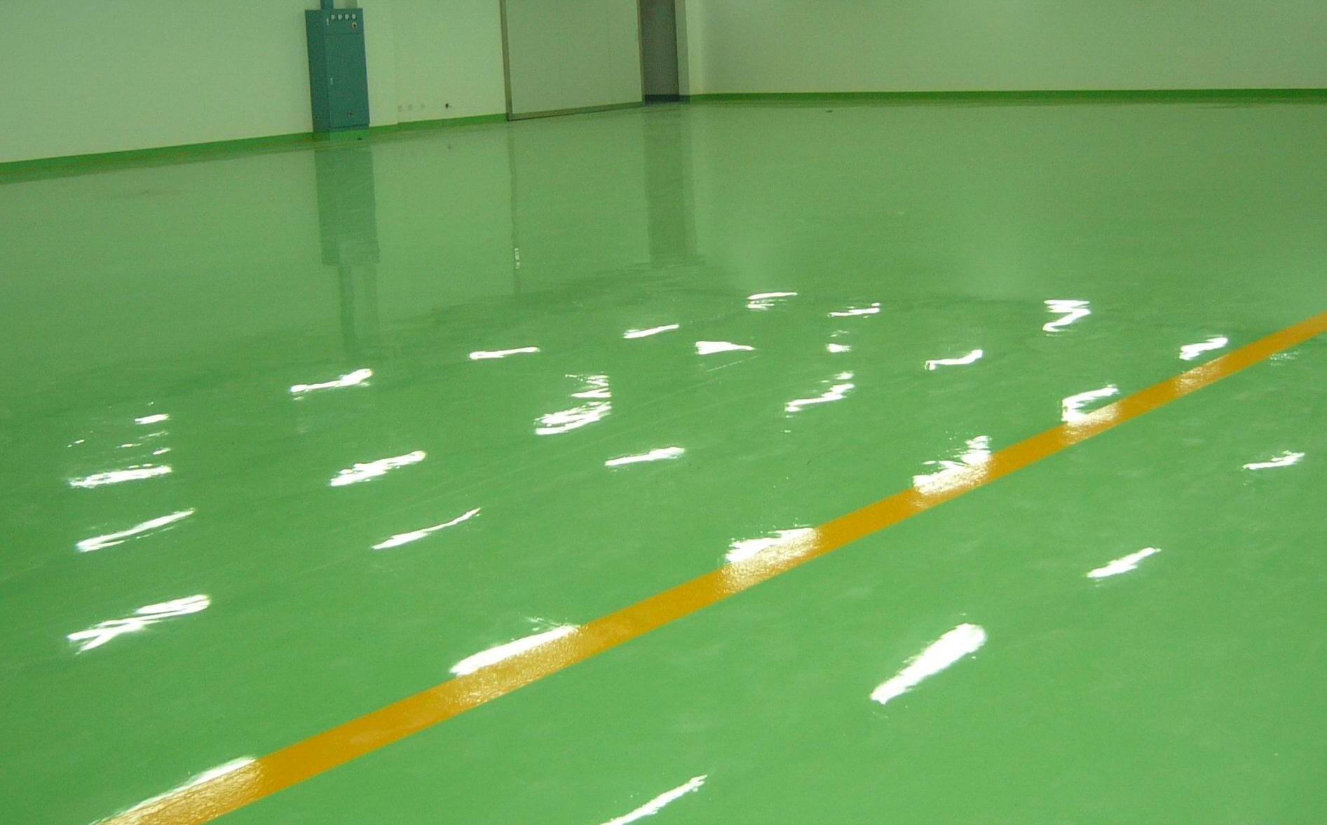环氧树脂地坪漆施工后颜色与色卡存在差距的原